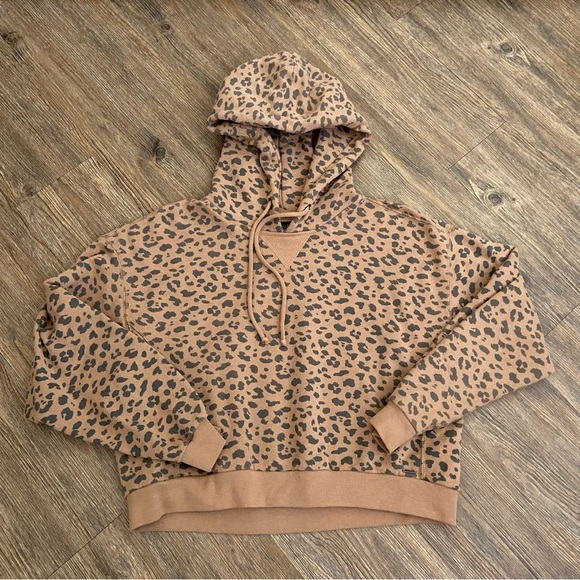 Abercrombie & Fitch Tops - Abercrombie & Fitch‎ Leopard Print Cropped Hooded Sweatshirt Medium